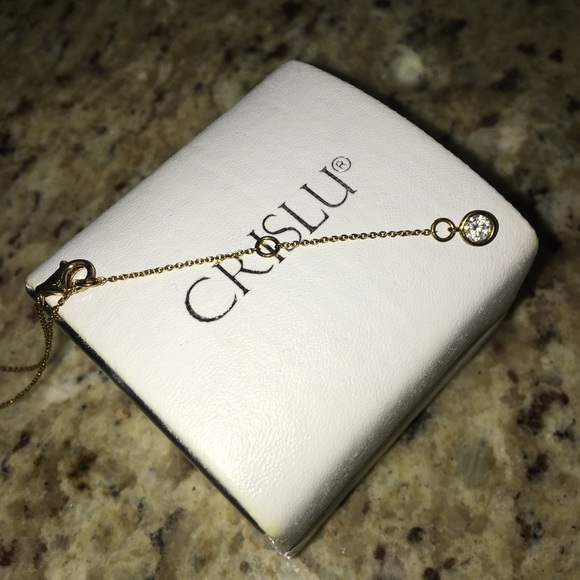 SALE‼️.CRISLU Gold Over Silver Bow Necklace - Picture 4 of 5